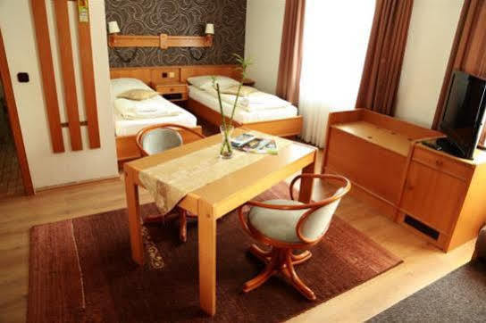 Hotel Tiffany كاسيل المظهر الخارجي الصورة